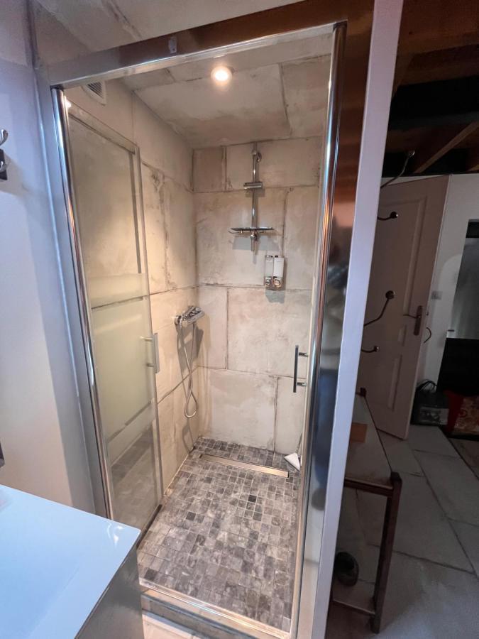 오빌레 Le Nid D'Isa B&B 외부 사진